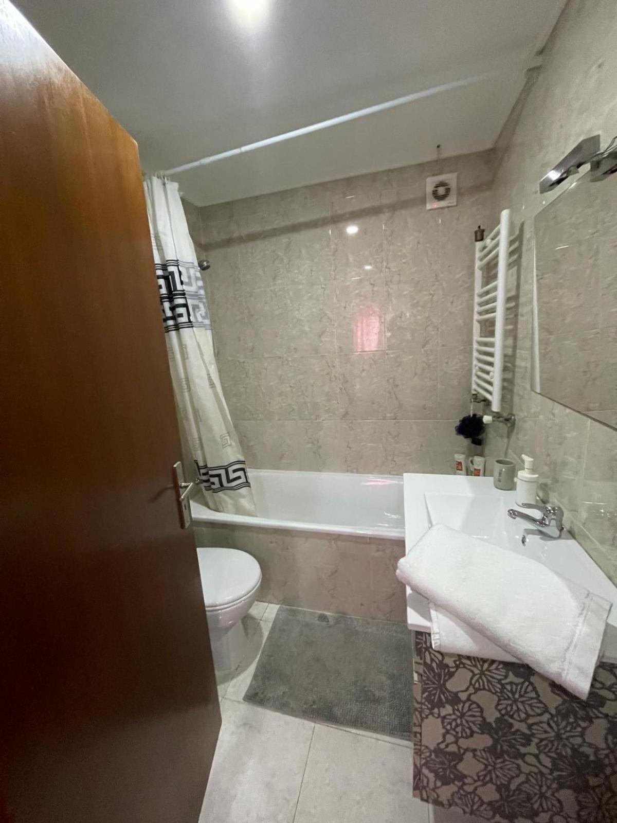 Flat4U Apartment Paredes  Ngoại thất bức ảnh